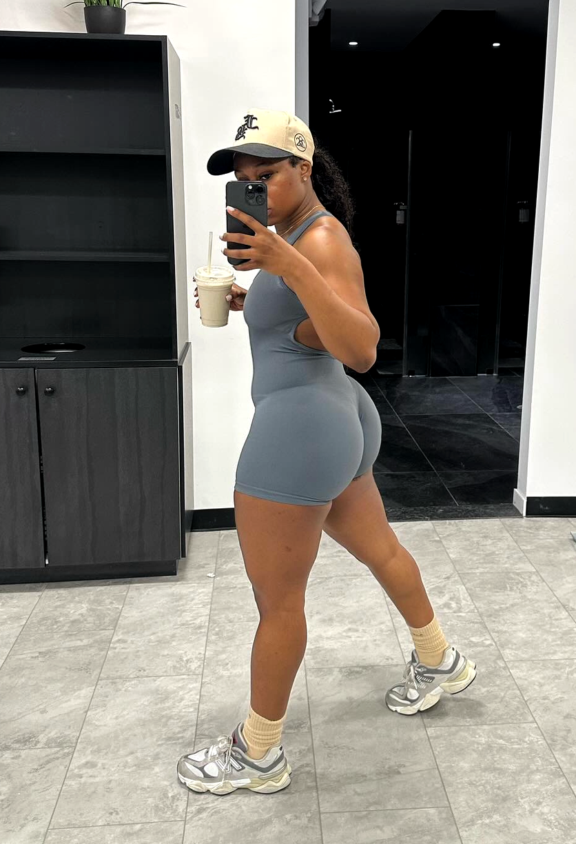 Summer Too Hot <open back> - 2one2 Apparel