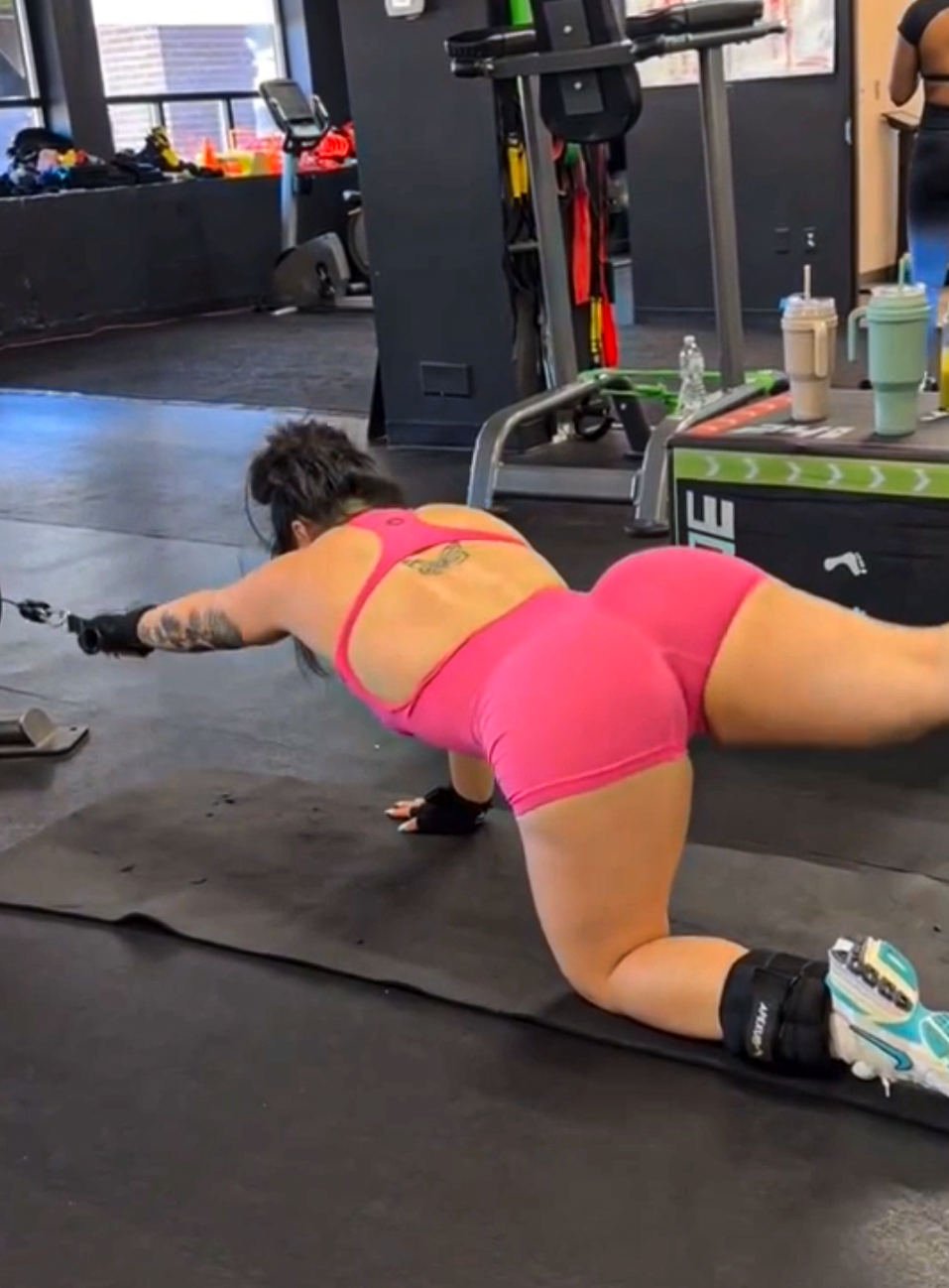 Summer Too Hot <open back> - 2one2 Apparel